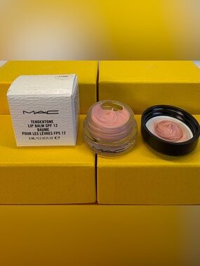 SUPER RARE VINTAGE MAC Cosmetics Tendertone Lip Balm SPF 12 in EZ BABY!!